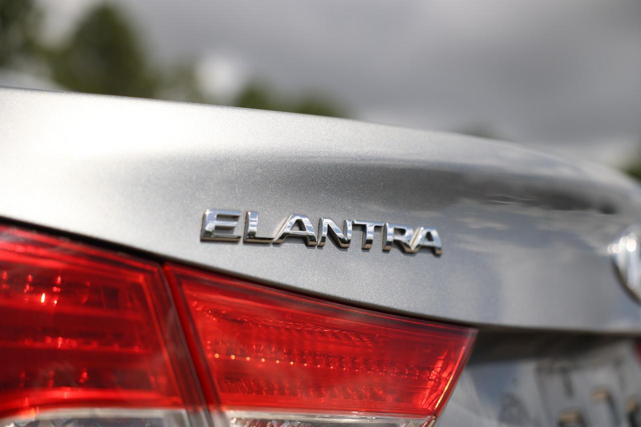 Hyundai Elantra  2013