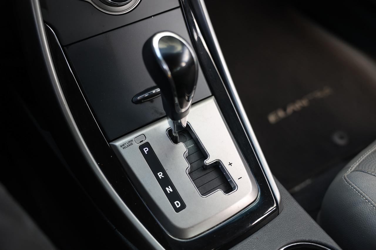 Hyundai Elantra  2013