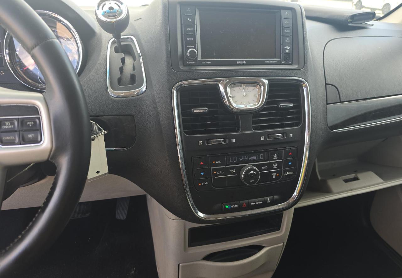 Chrysler Town & Country  2014