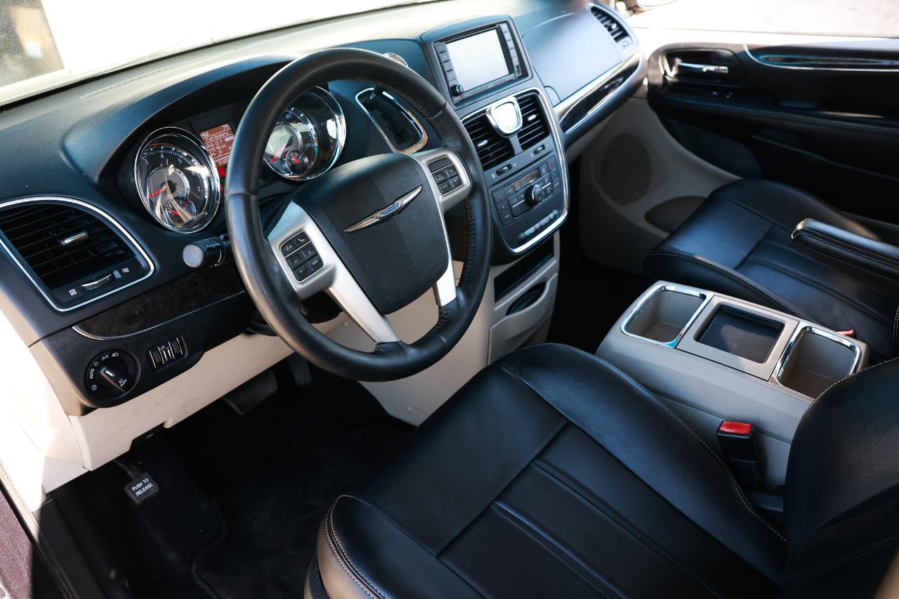 Chrysler Town & Country  2014