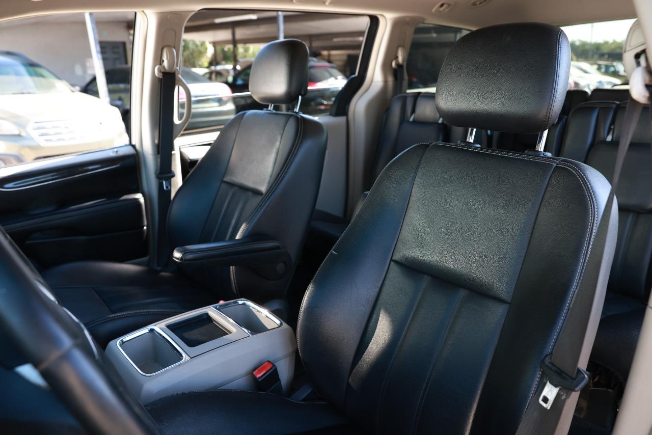 Chrysler Town & Country  2014