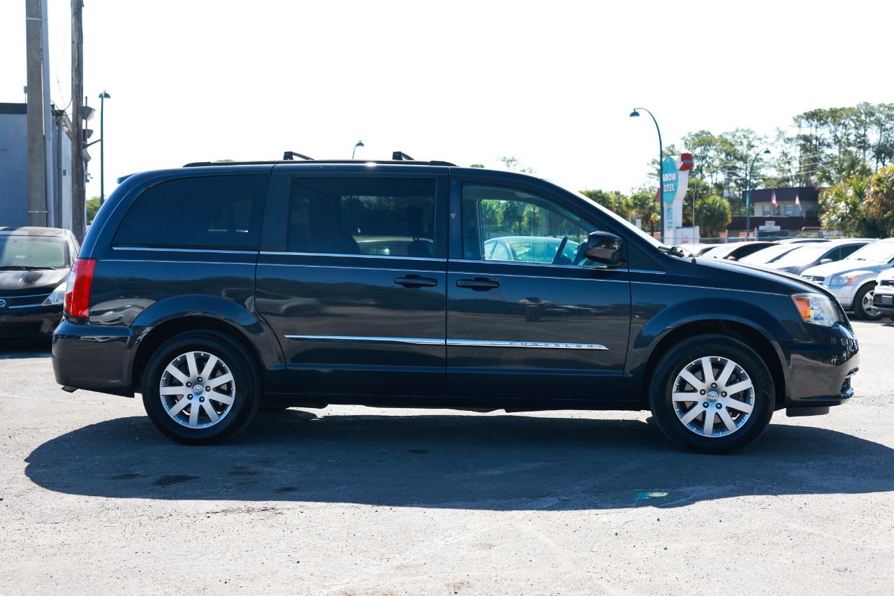 Chrysler Town & Country  2014