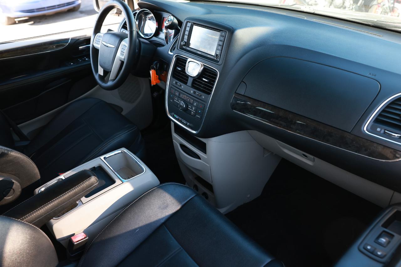 Chrysler Town & Country  2014