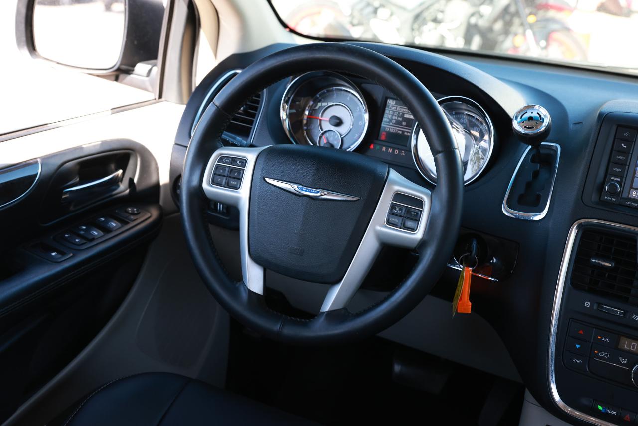 Chrysler Town & Country  2014