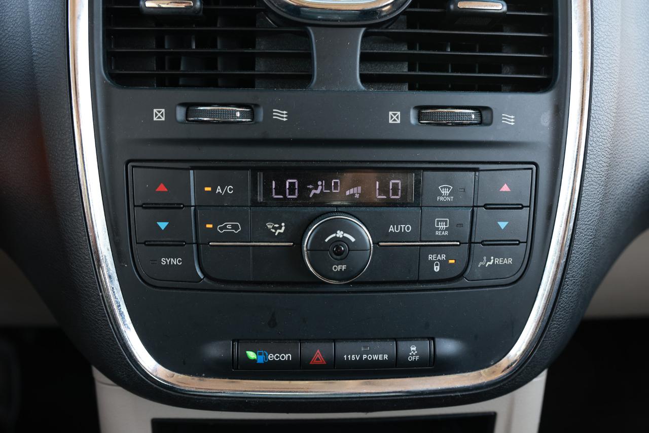 Chrysler Town & Country  2014