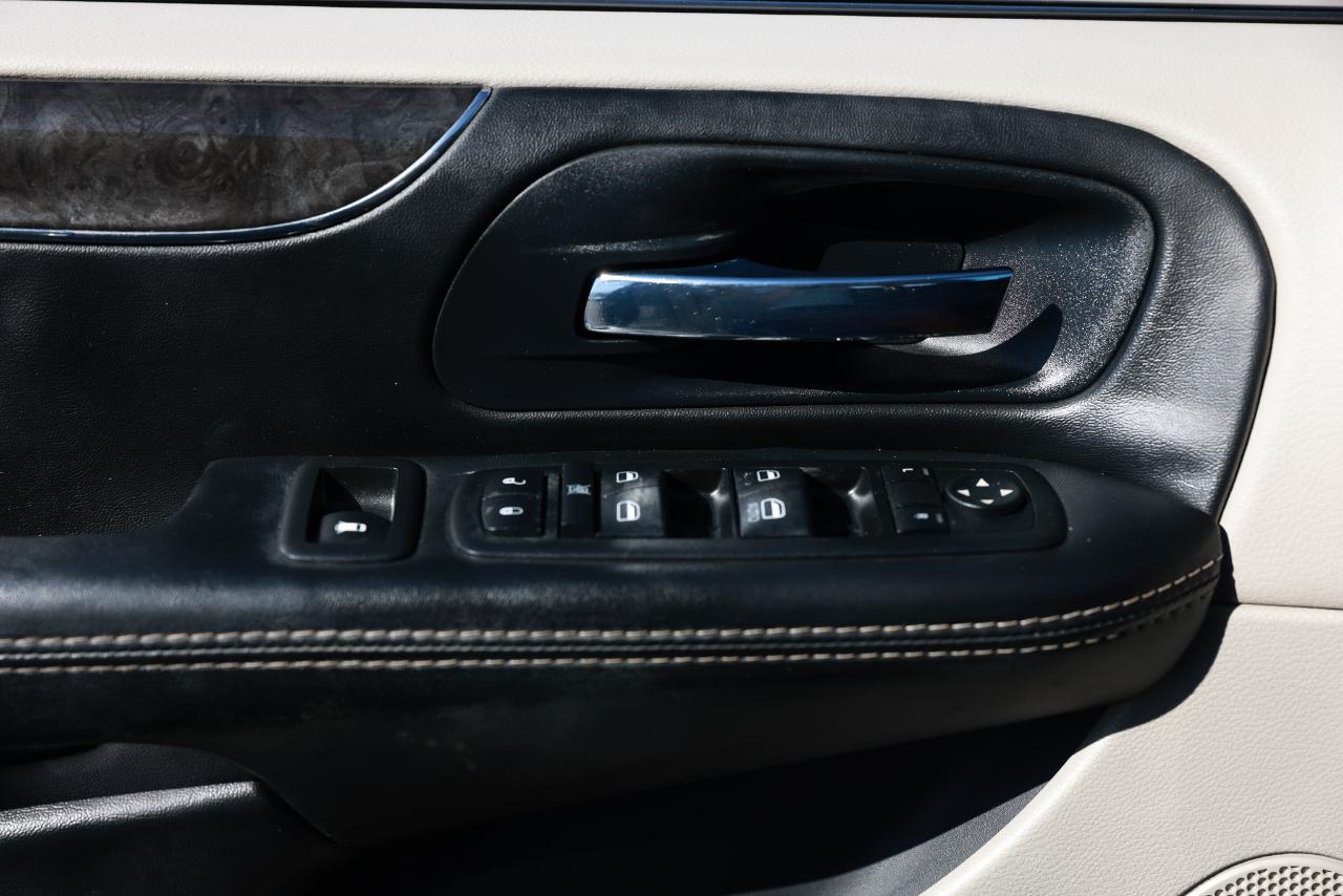 Chrysler Town & Country  2014