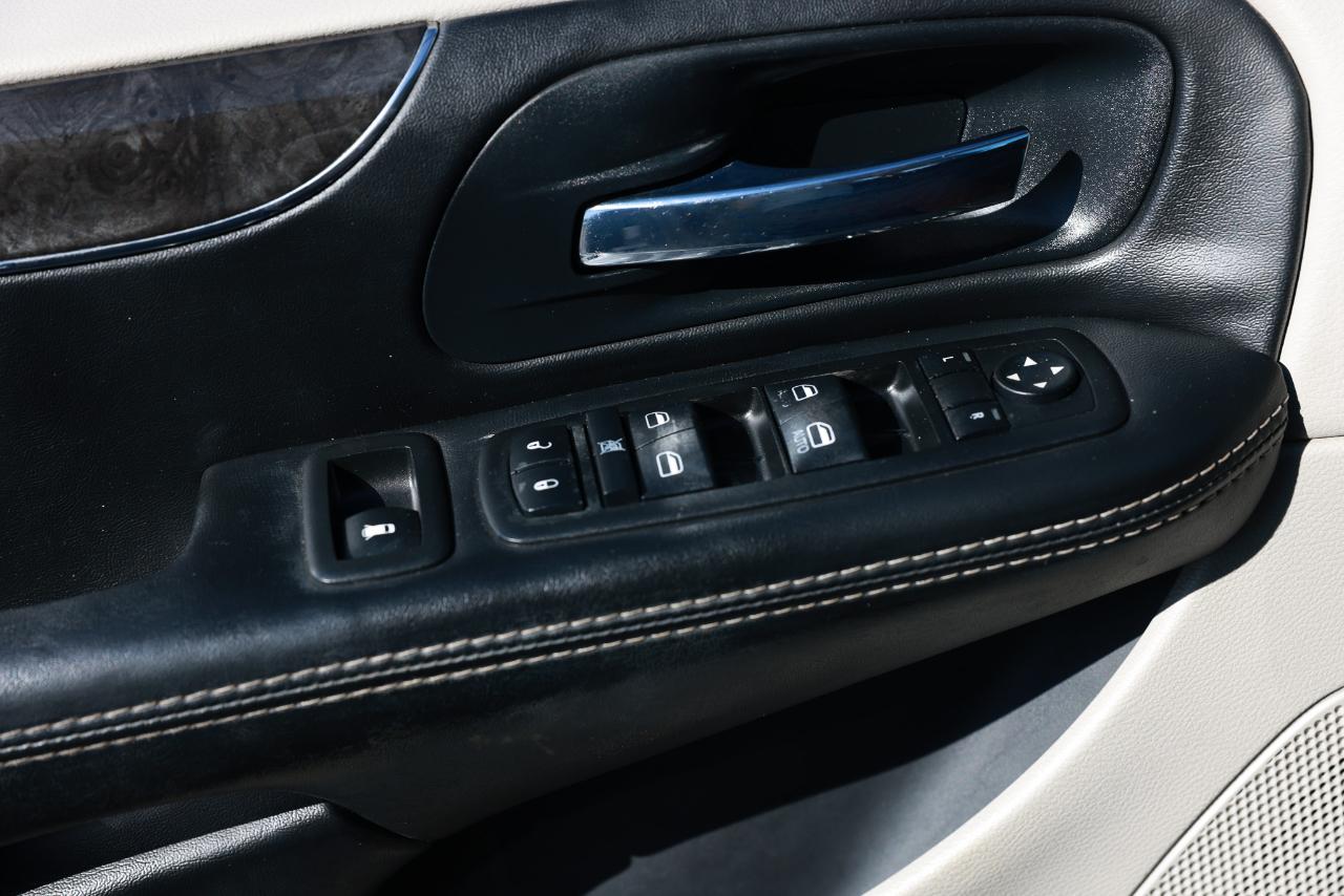 Chrysler Town & Country  2014