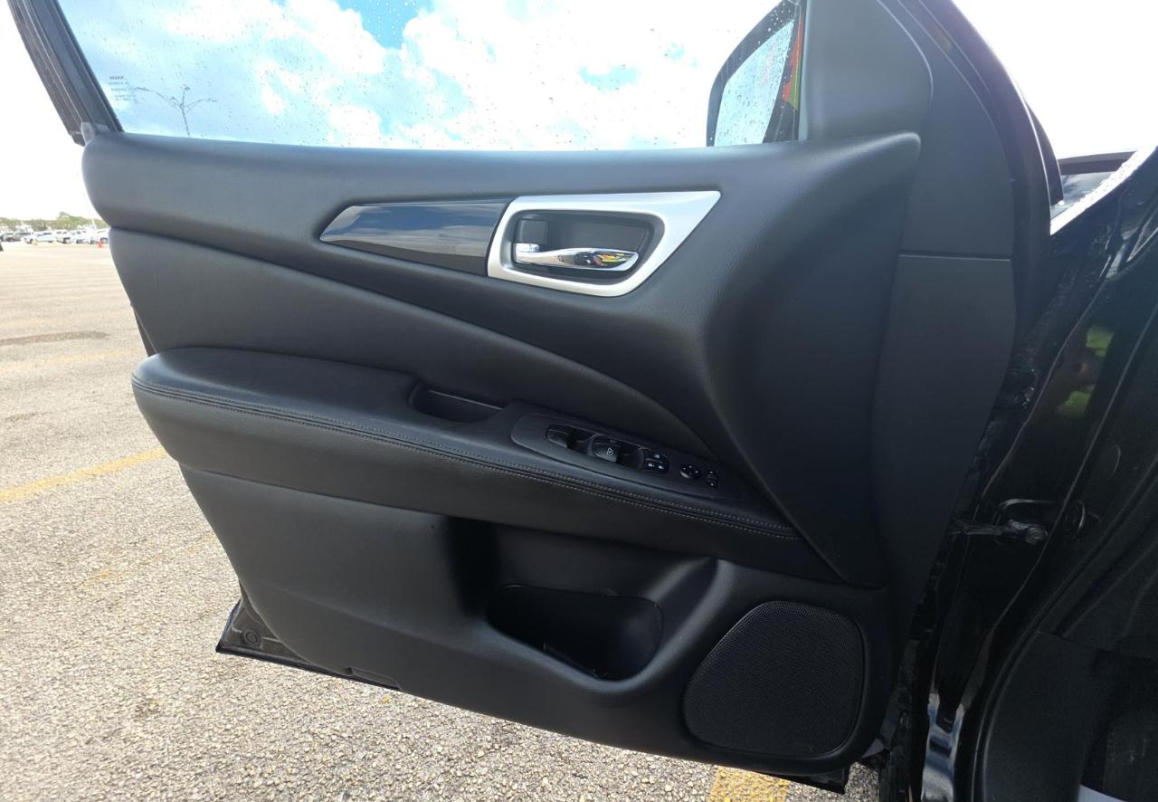 Nissan Pathfinder  2018