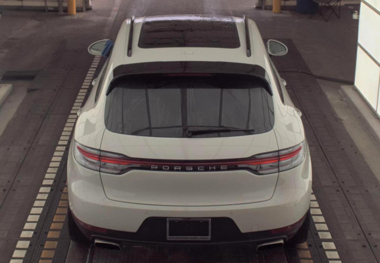 Porsche Macan  2021