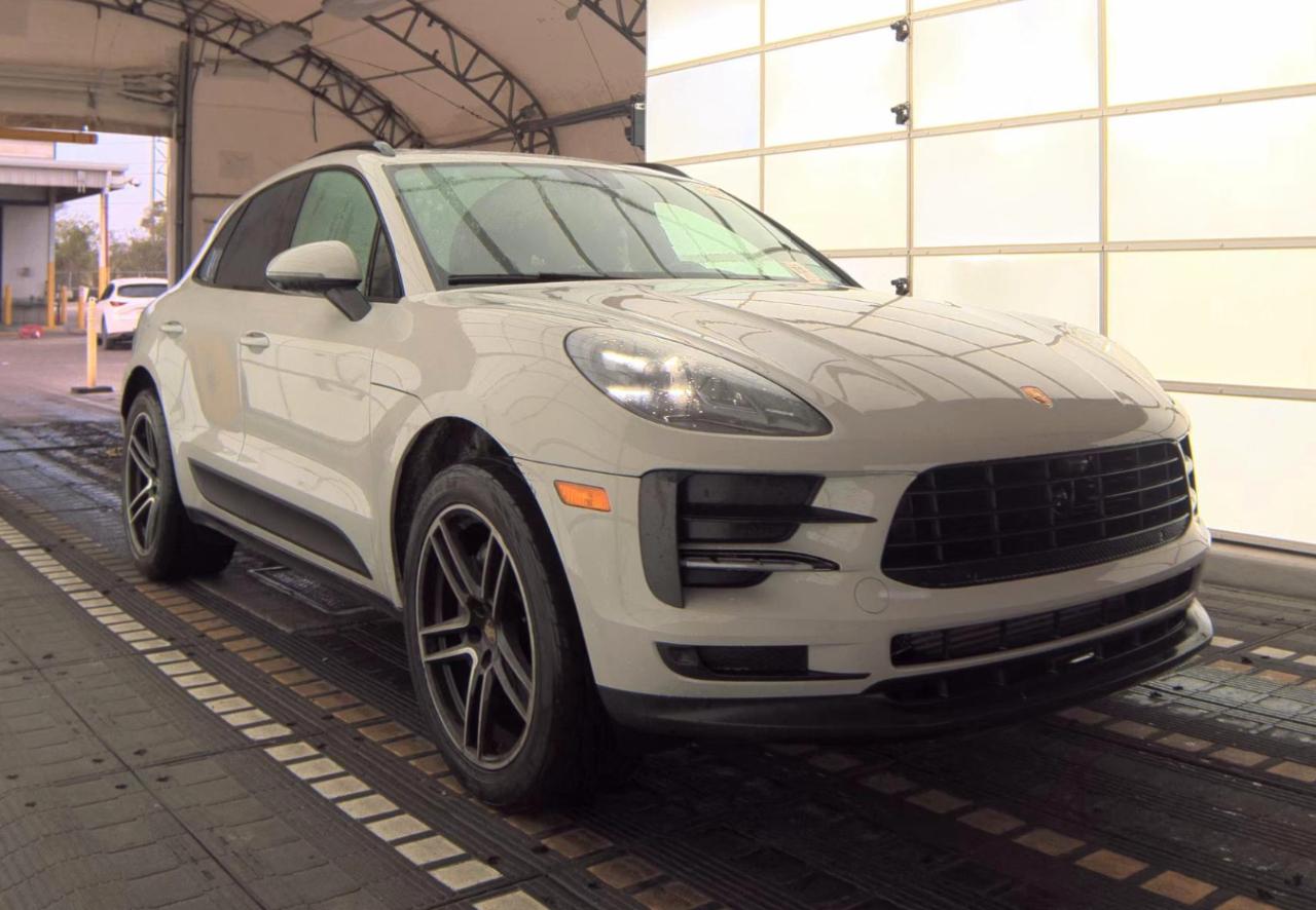 Porsche Macan  2021