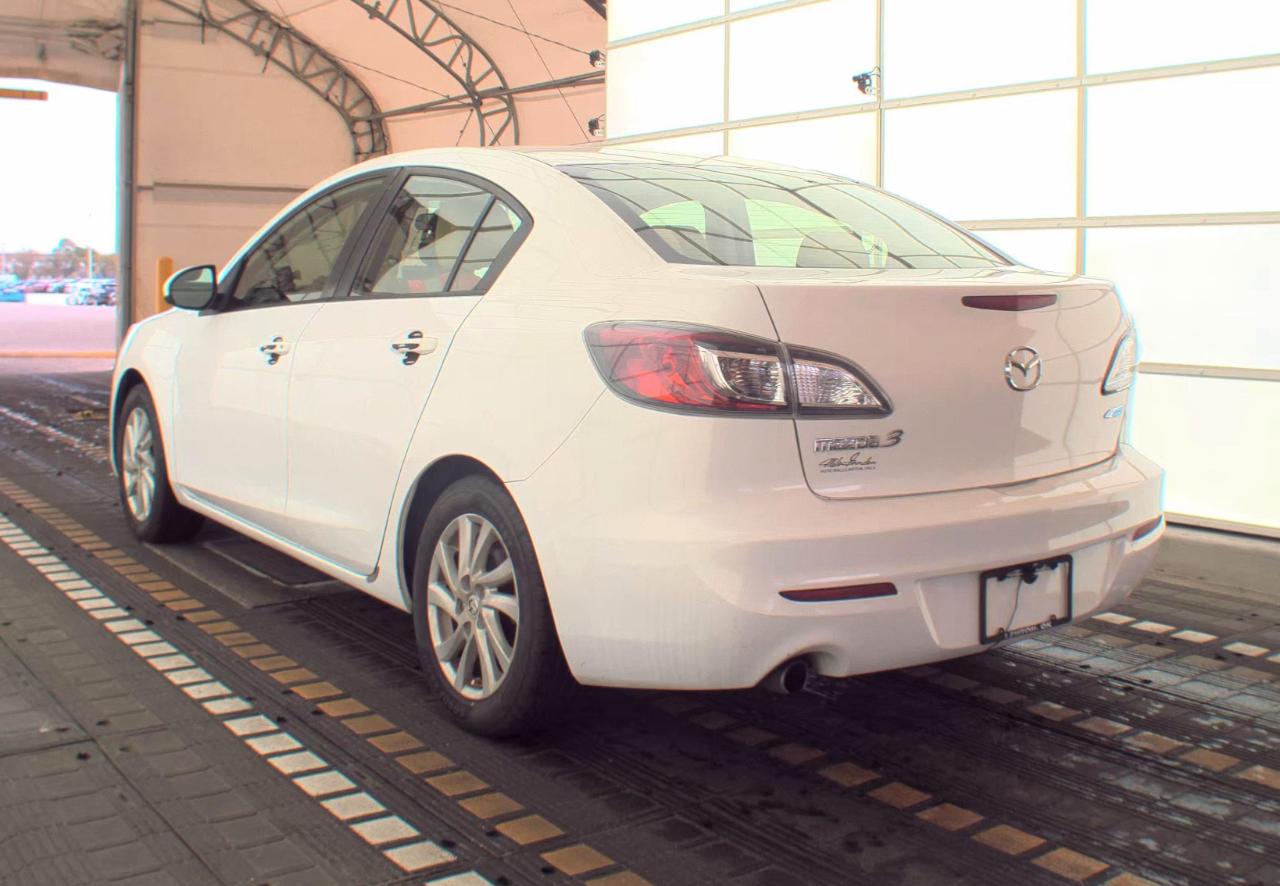 Mazda MAZDA3  2012
