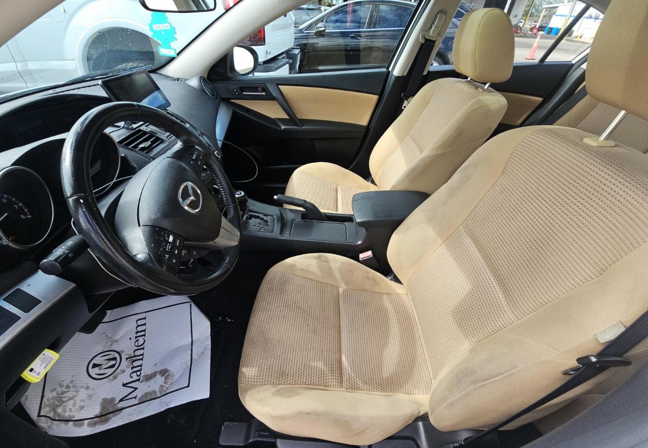 Mazda MAZDA3  2012
