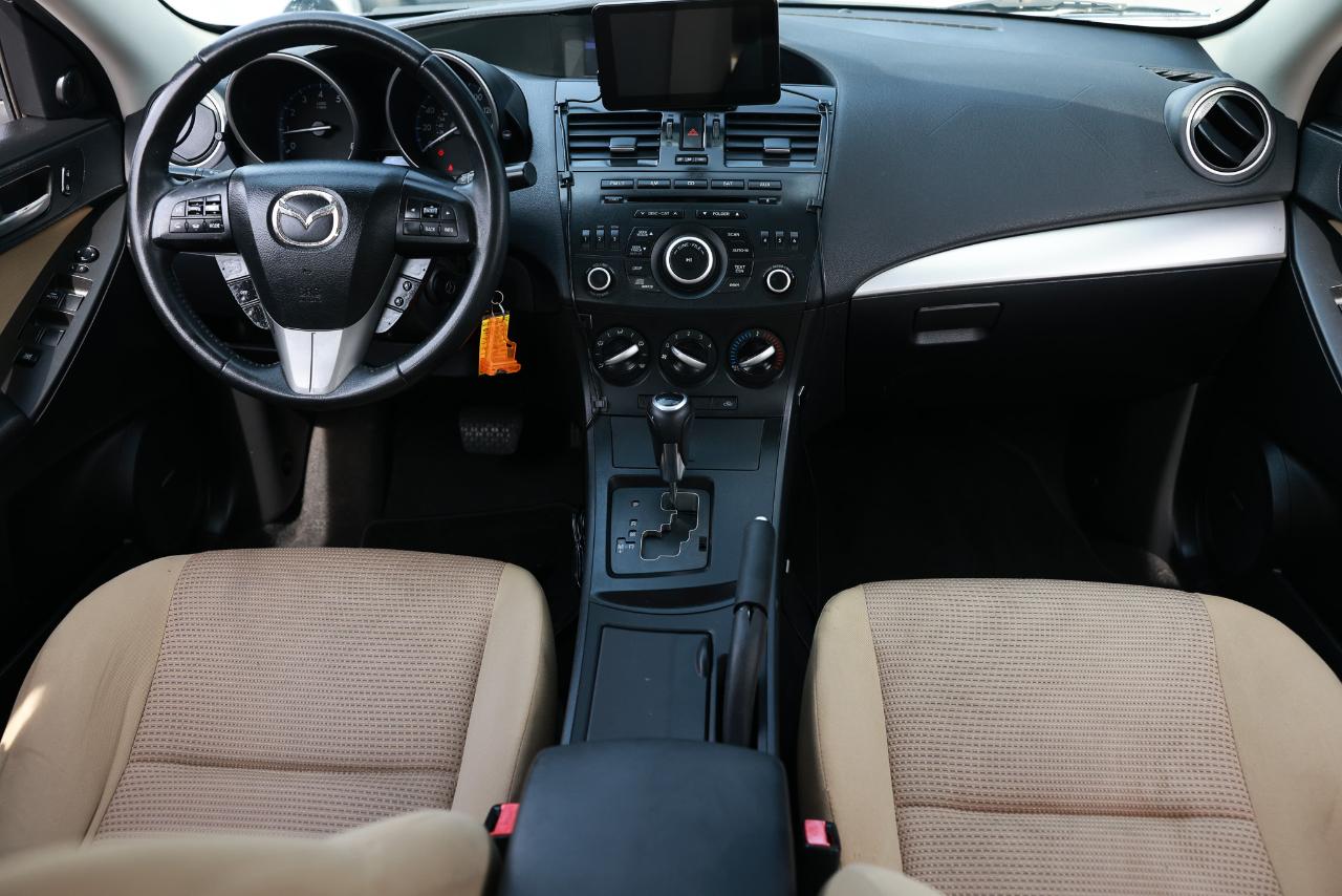 Mazda MAZDA3  2012