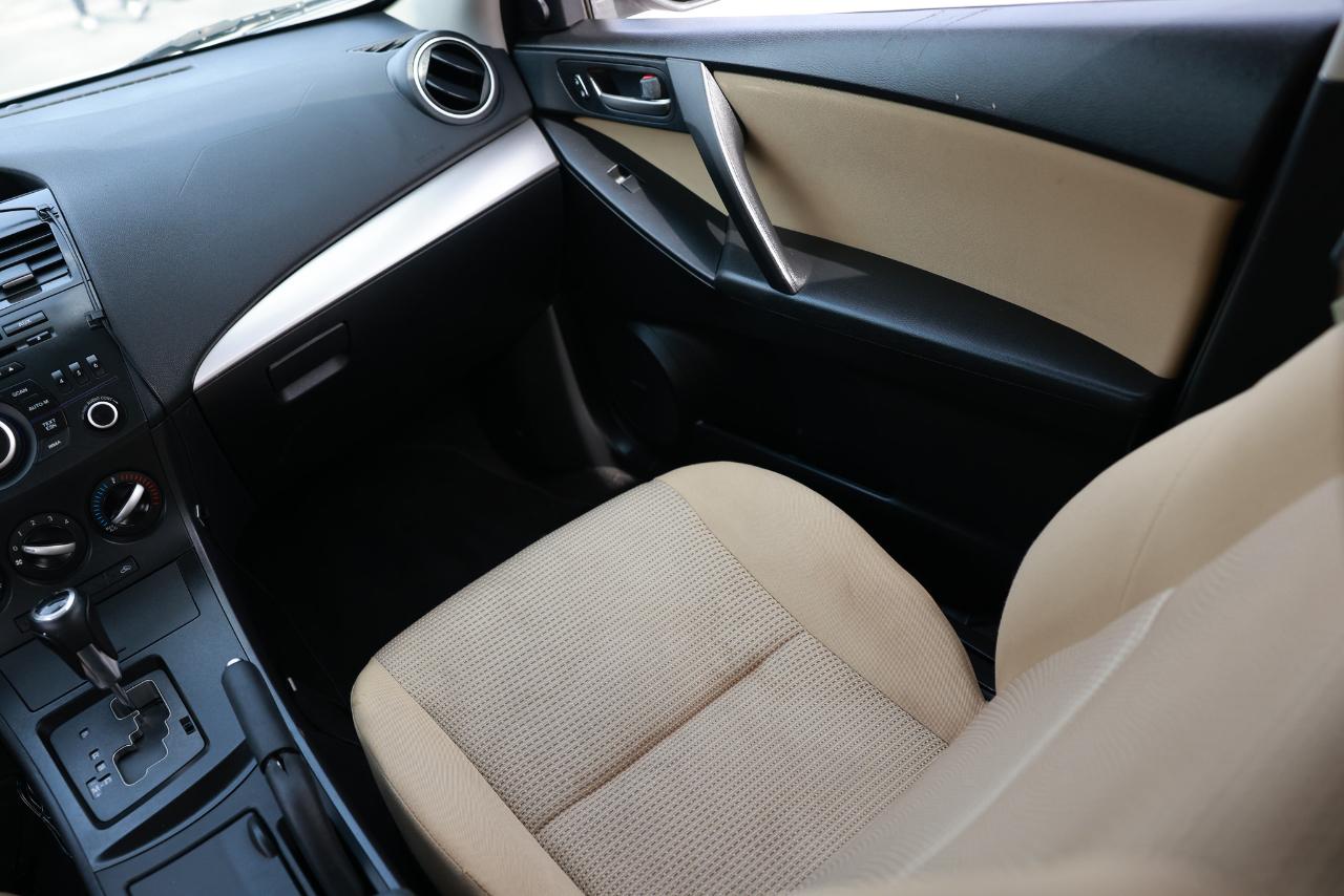 Mazda MAZDA3  2012