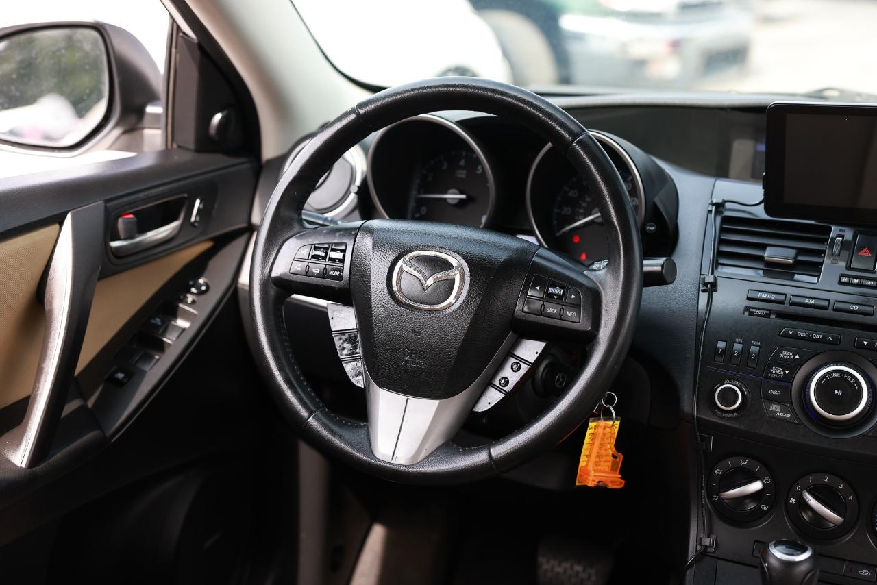 Mazda MAZDA3  2012