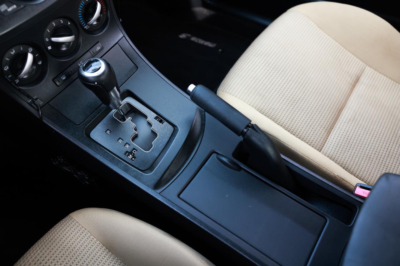 Mazda MAZDA3  2012