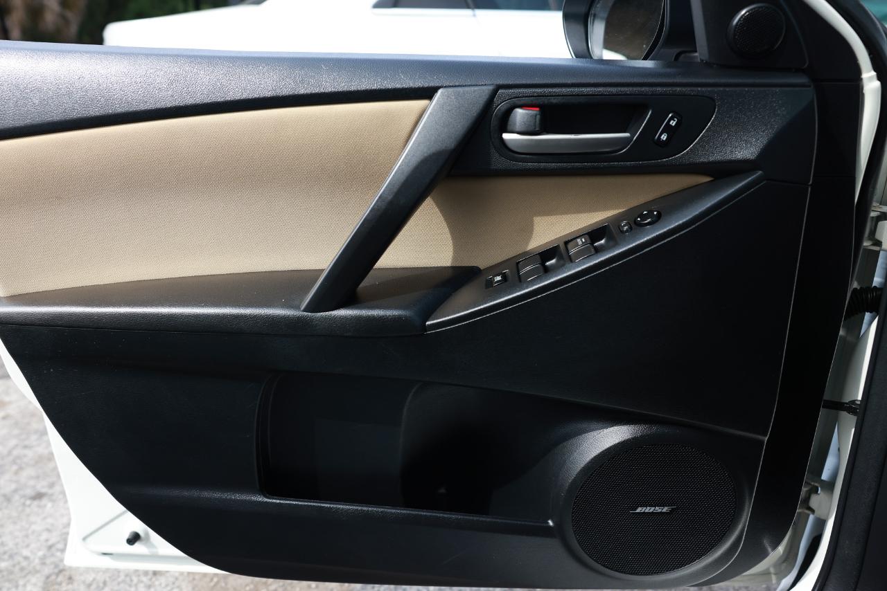 Mazda MAZDA3  2012