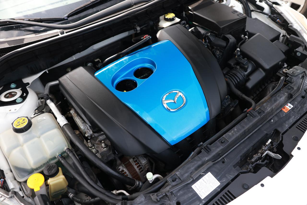 Mazda MAZDA3  2012