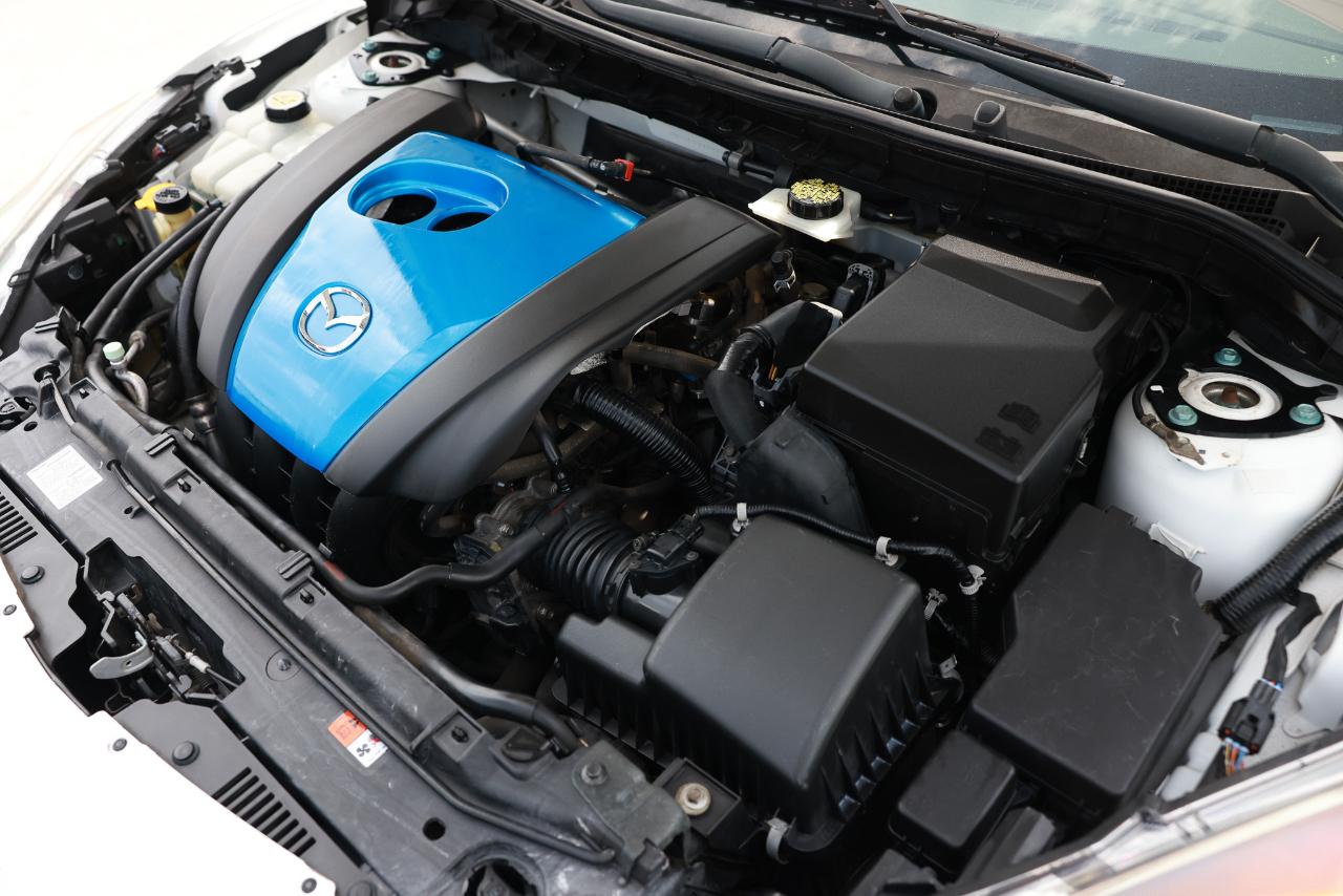 Mazda MAZDA3  2012