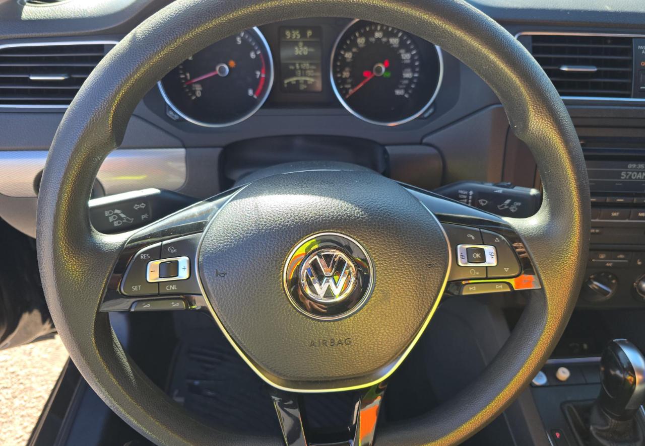 Volkswagen Jetta Sedan  2015