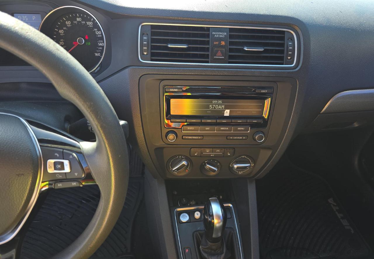 Volkswagen Jetta Sedan  2015