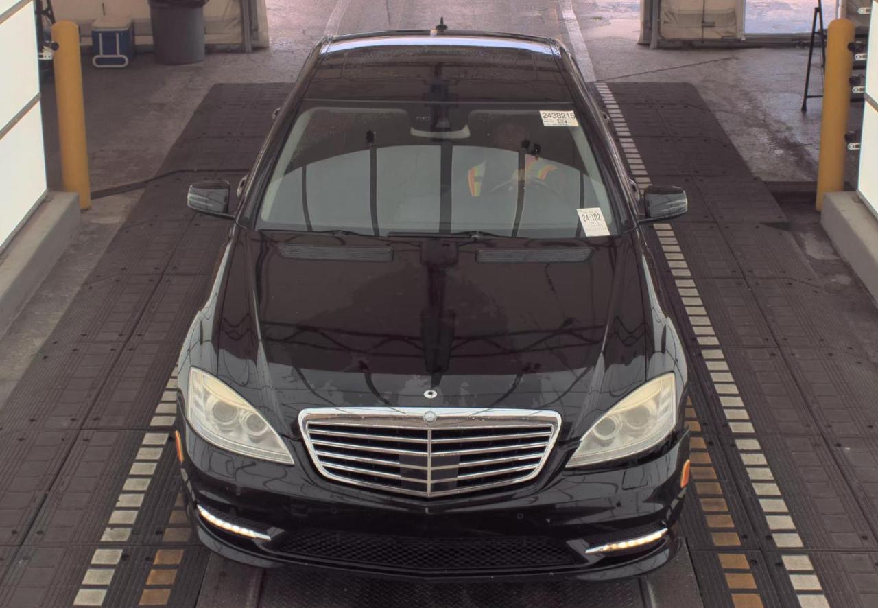 Mercedes-Benz S550  2013