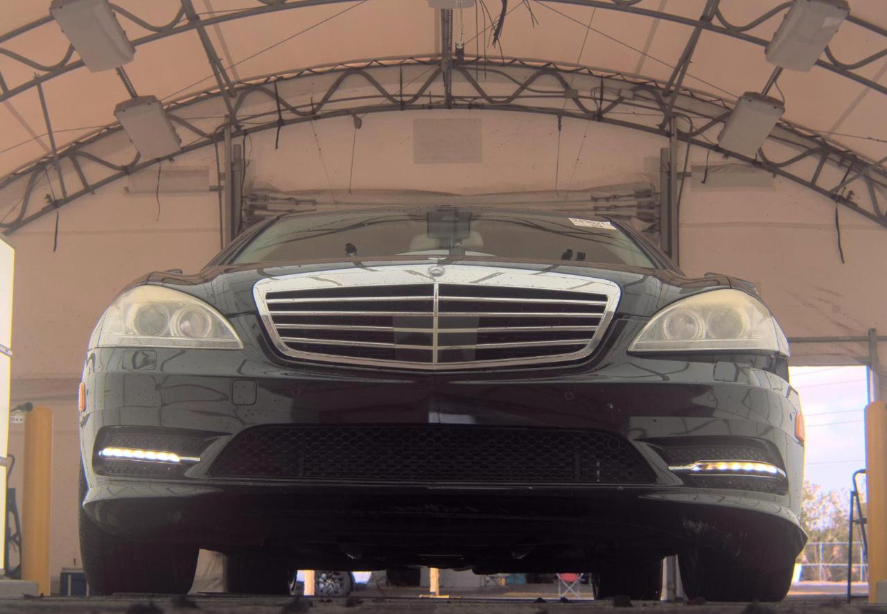 Mercedes-Benz S550  2013