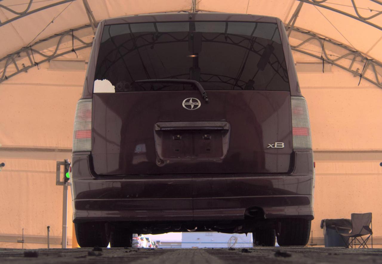 Scion xB  2005