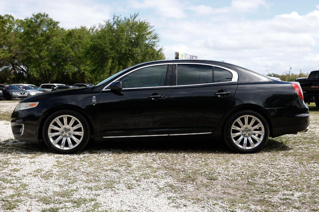 Lincoln MKS  2011