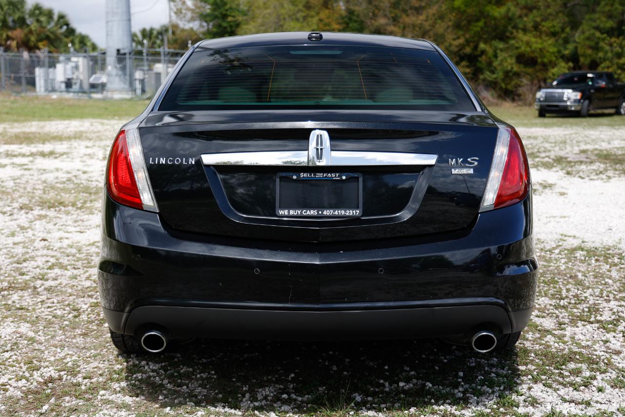 Lincoln MKS  2011