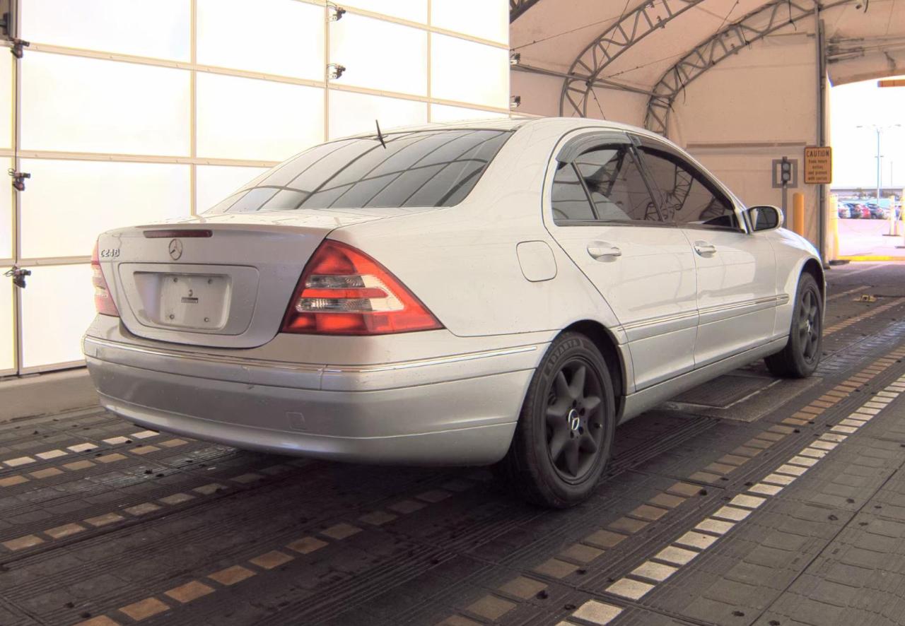 Mercedes-Benz C-Class  2002