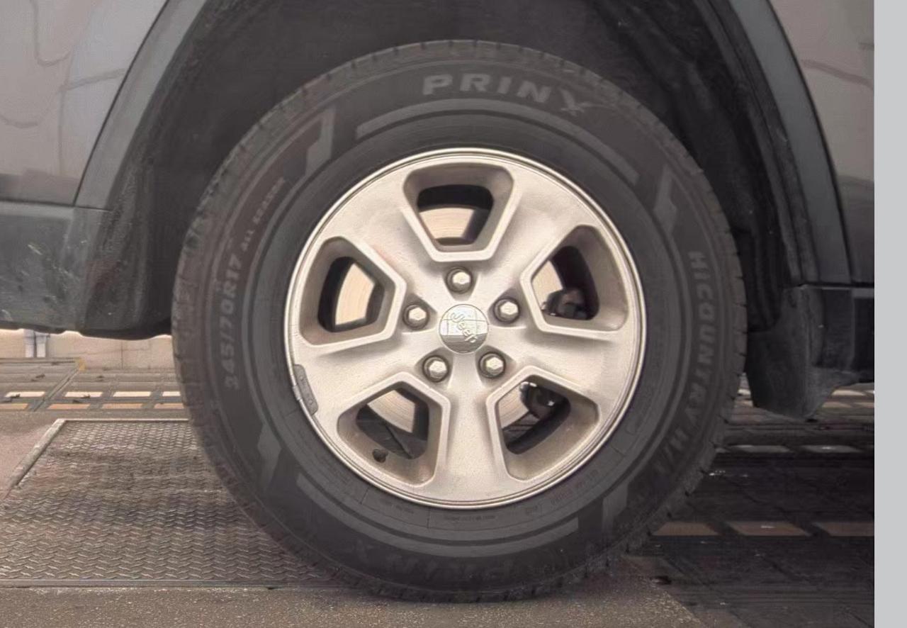 Jeep Grand Cherokee  2014