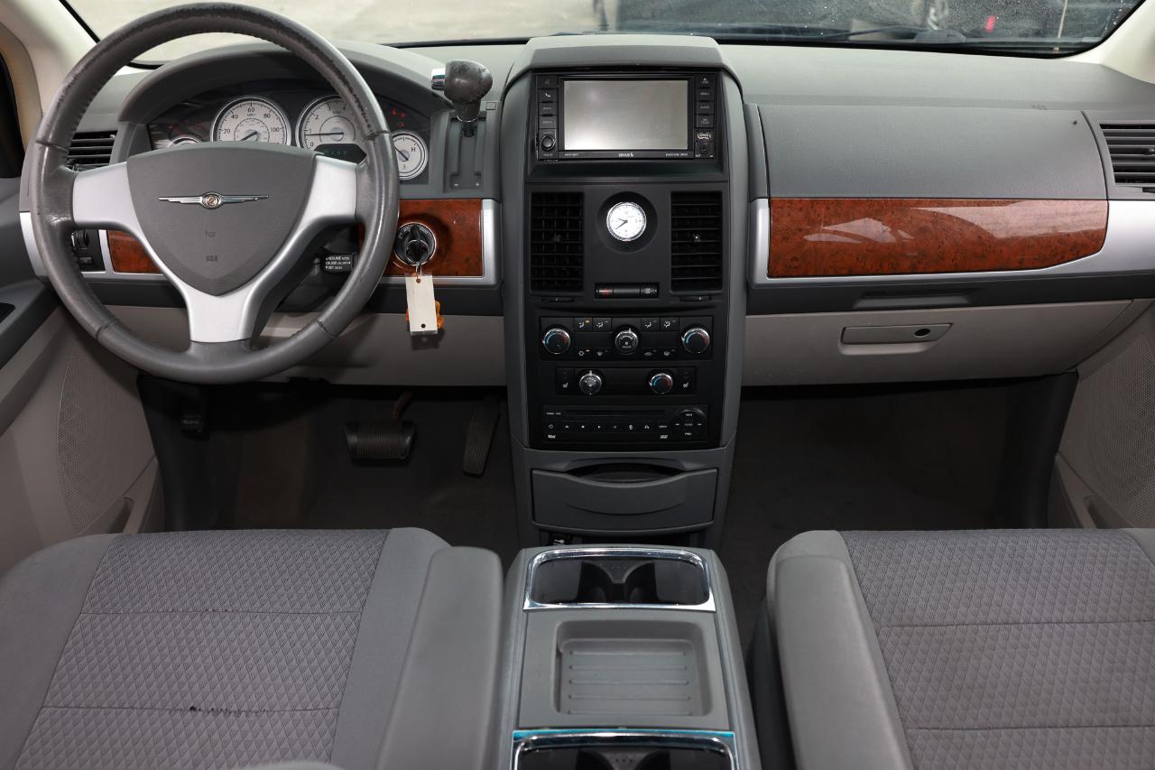 Chrysler Town & Country  2008