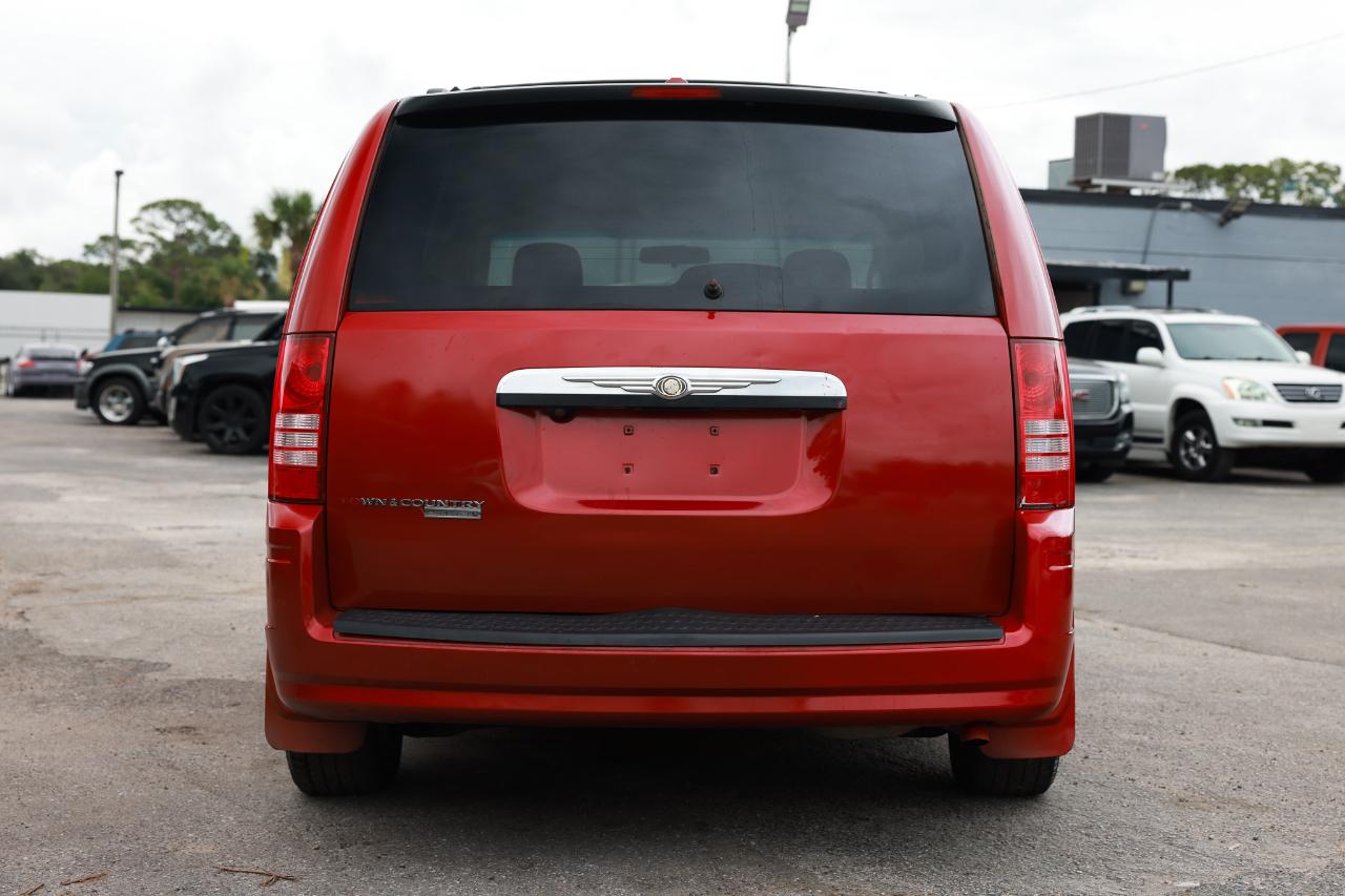 Chrysler Town & Country  2008