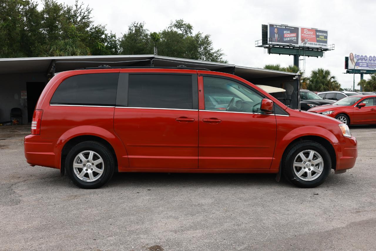 Chrysler Town & Country  2008