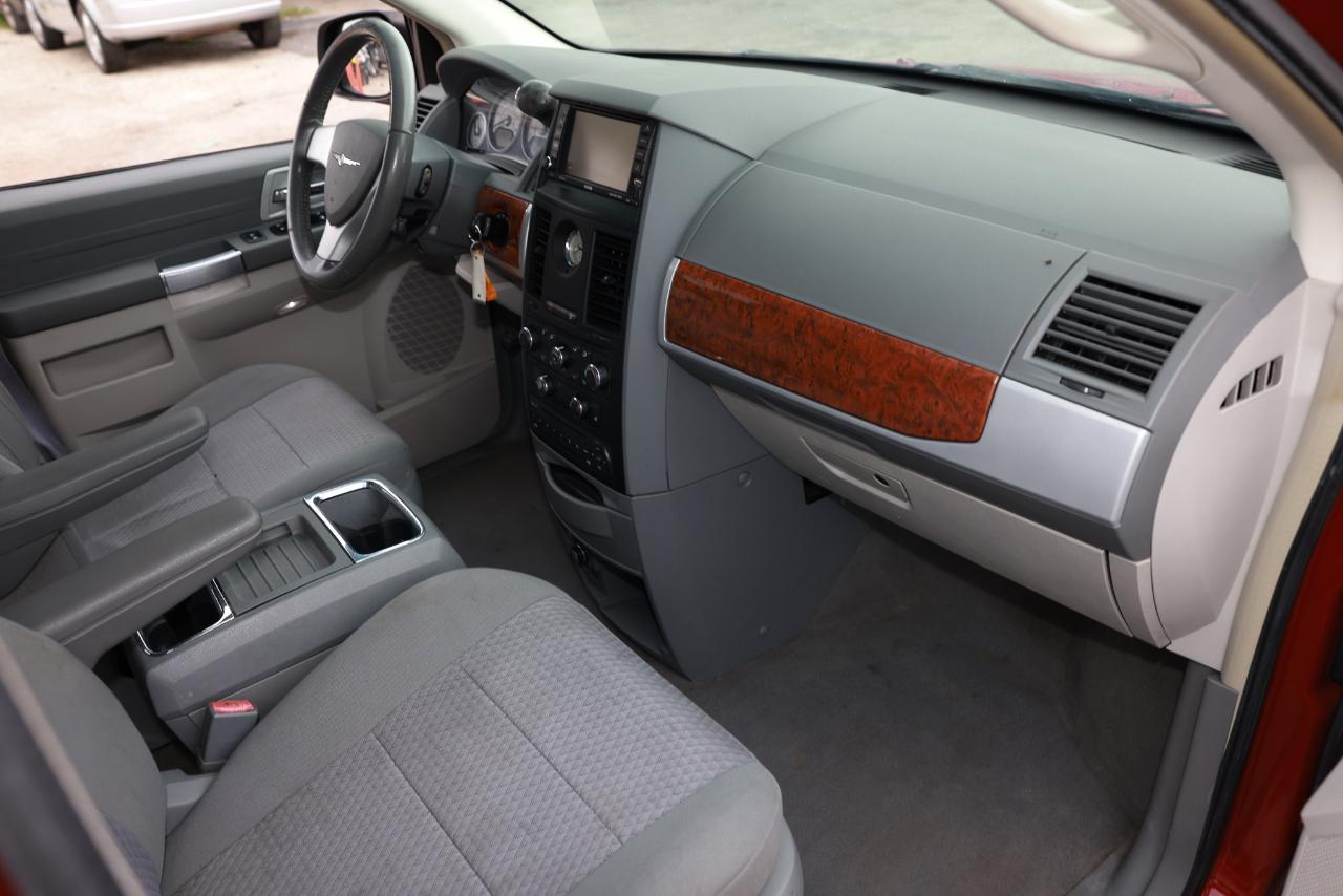 Chrysler Town & Country  2008