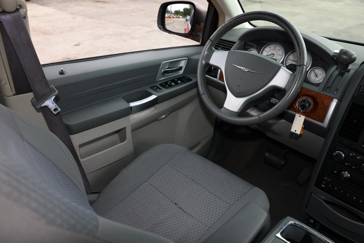 Chrysler Town & Country  2008