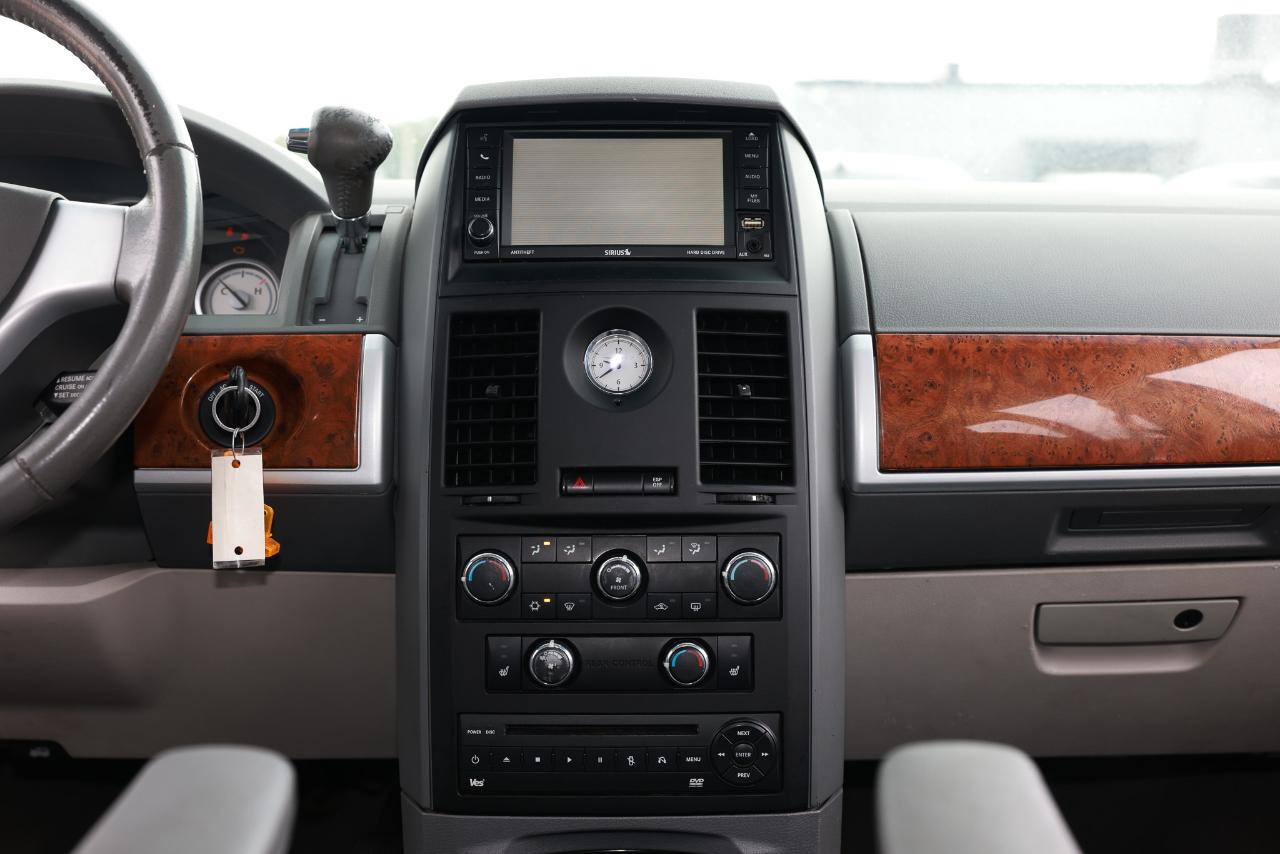 Chrysler Town & Country  2008
