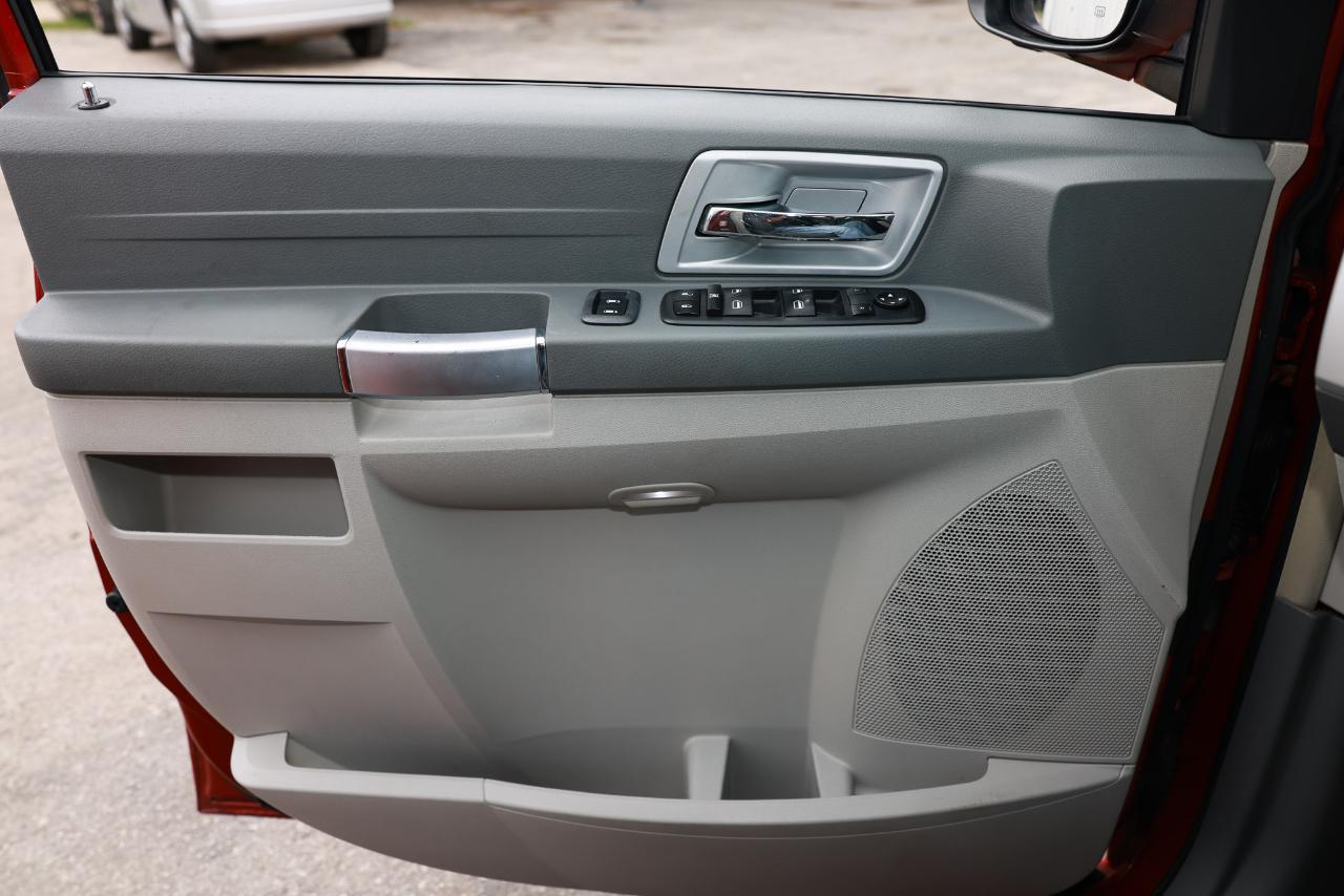 Chrysler Town & Country  2008