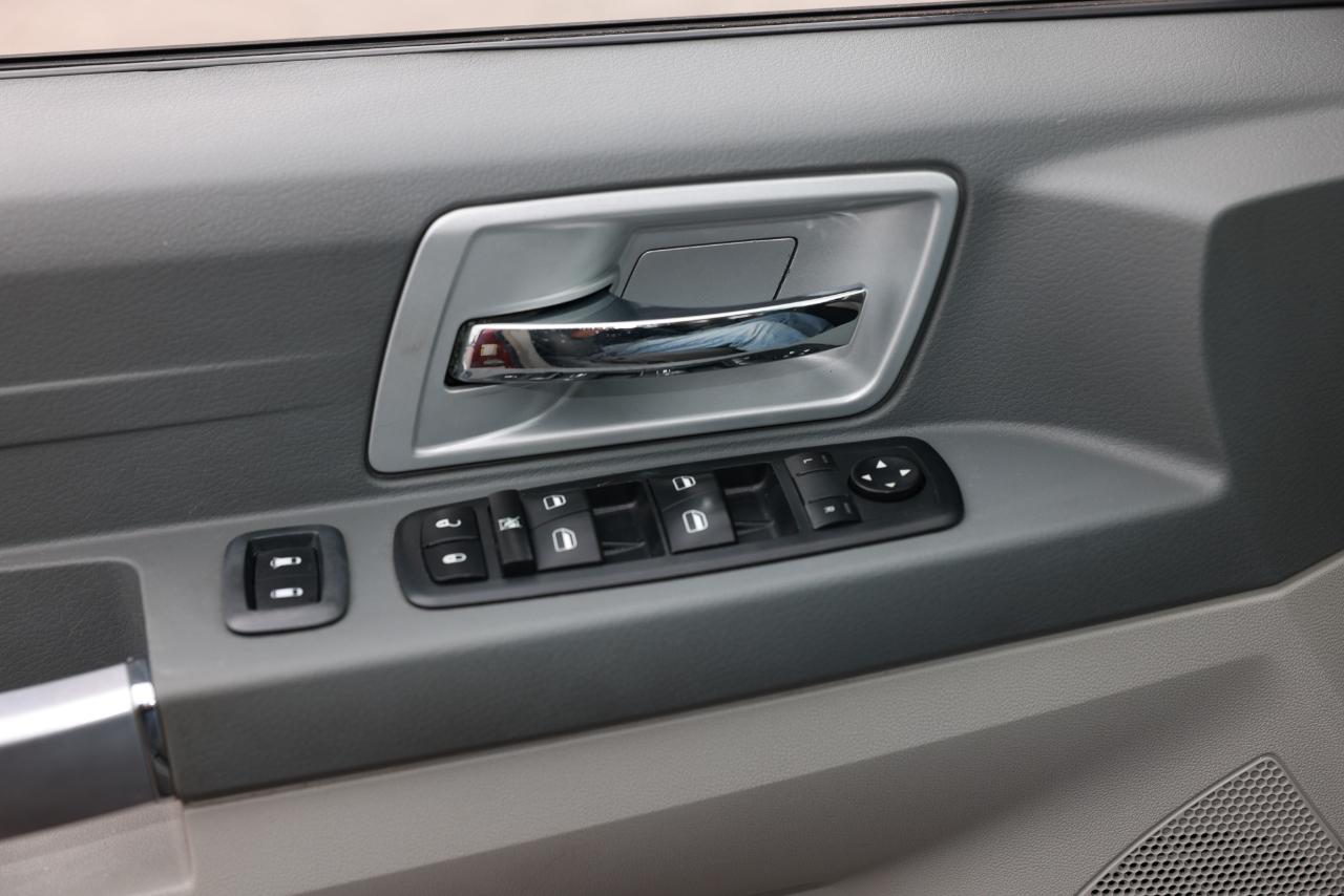 Chrysler Town & Country  2008
