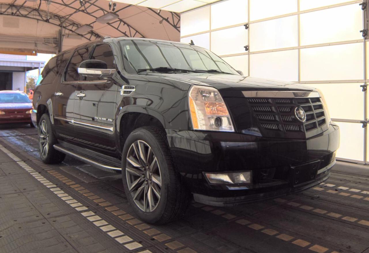 Cadillac Escalade ESV  2012