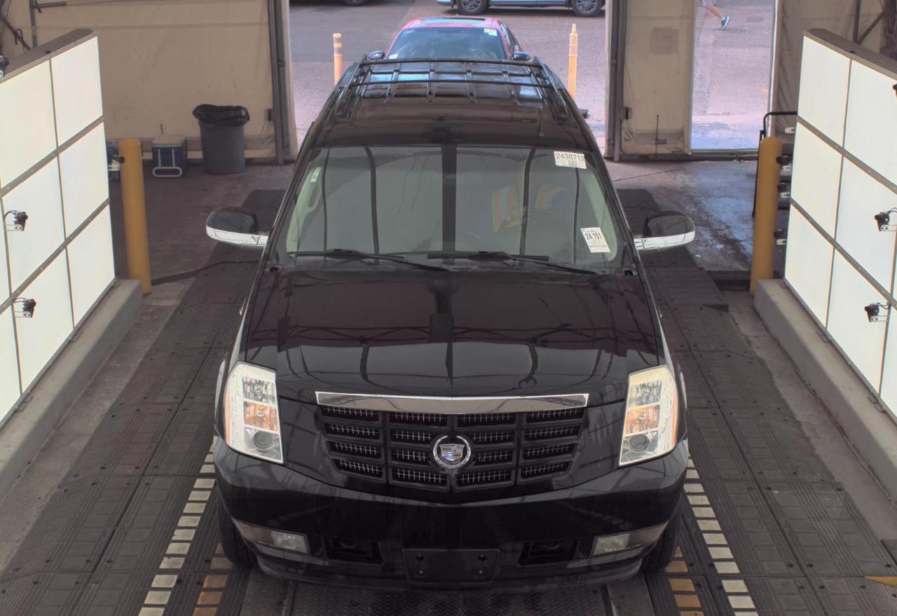 Cadillac Escalade ESV  2012