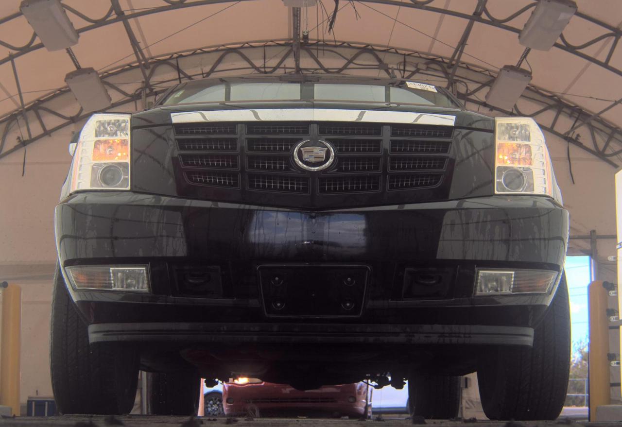 Cadillac Escalade ESV  2012