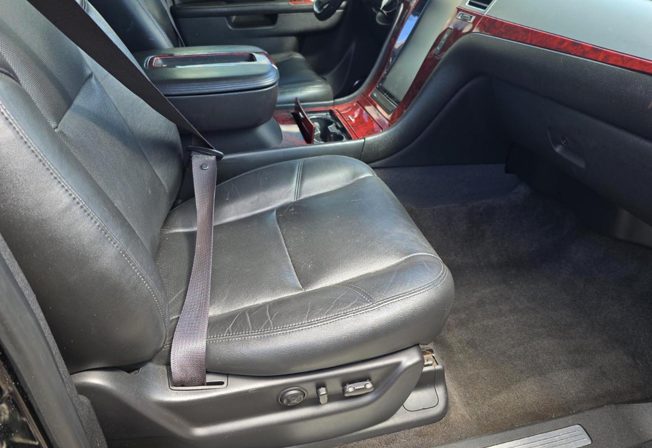 Cadillac Escalade ESV  2012