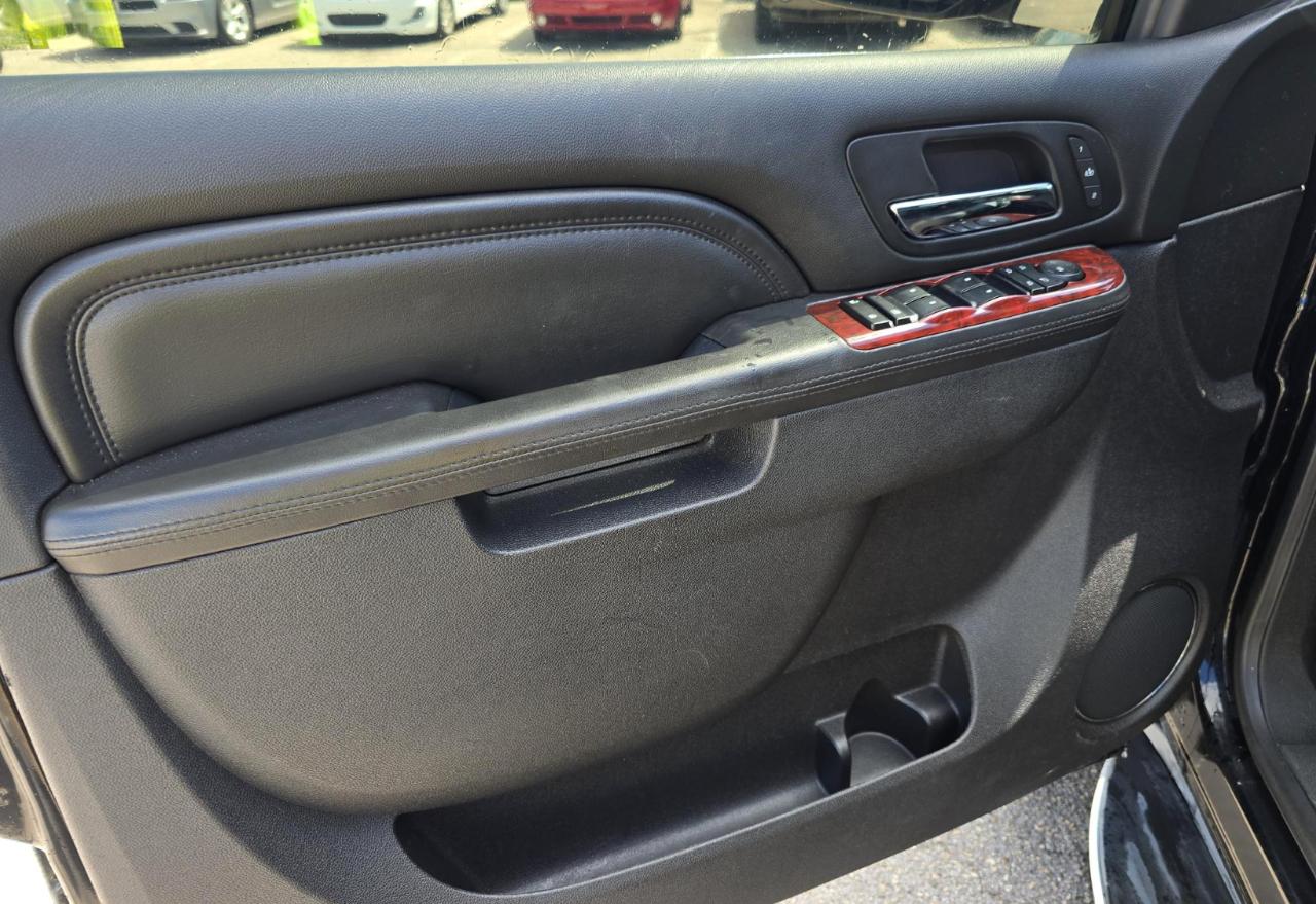 Cadillac Escalade ESV  2012