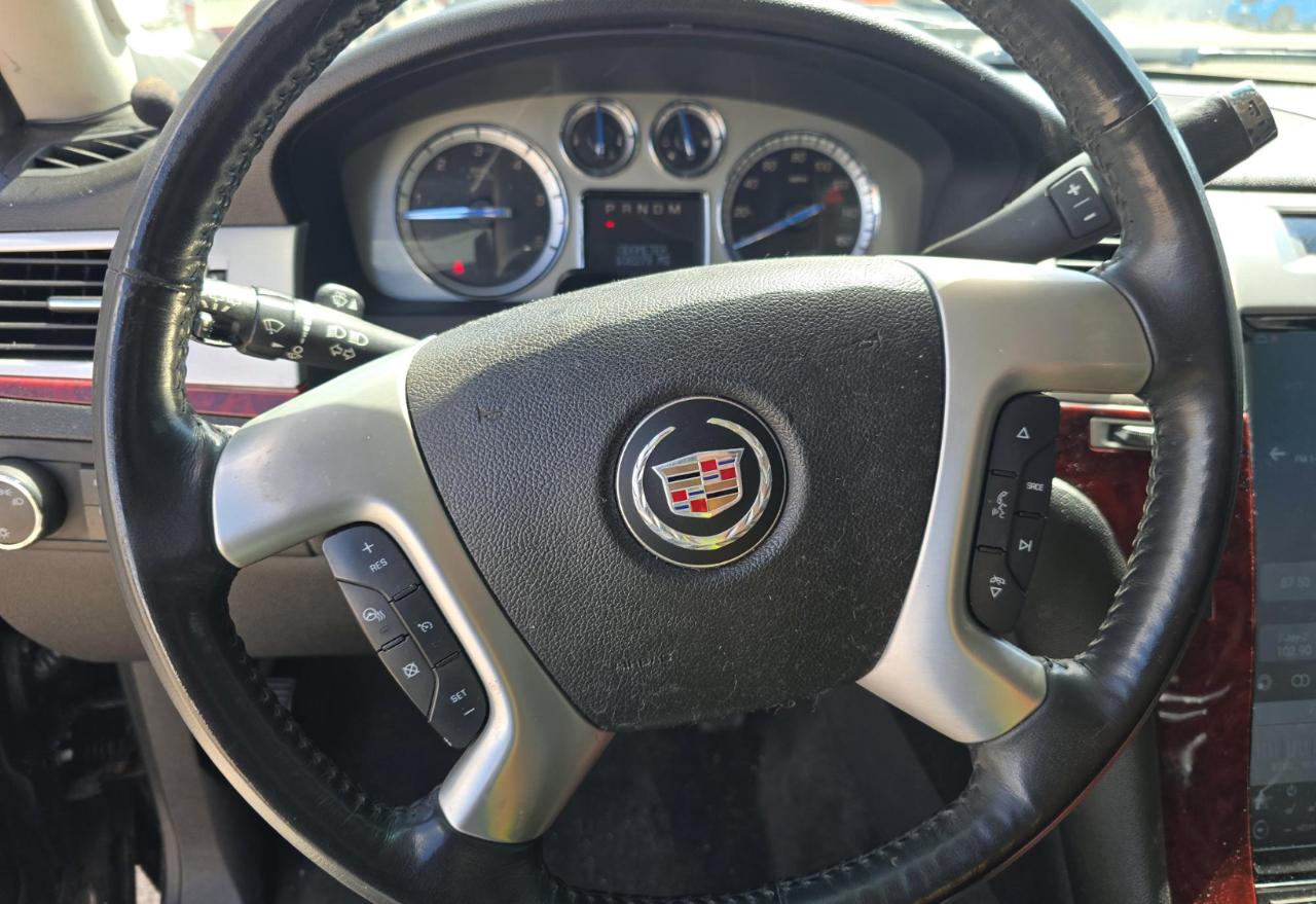 Cadillac Escalade ESV  2012