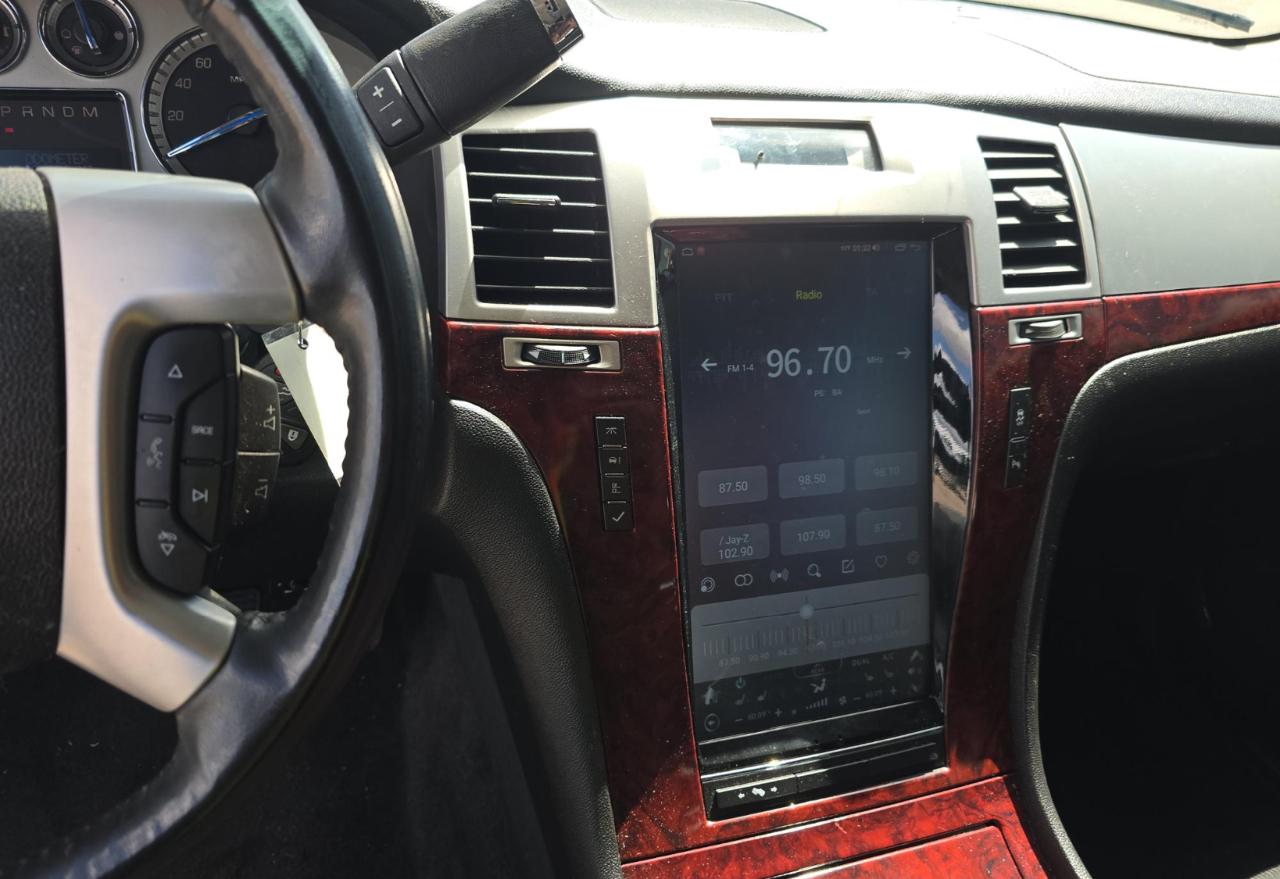 Cadillac Escalade ESV  2012