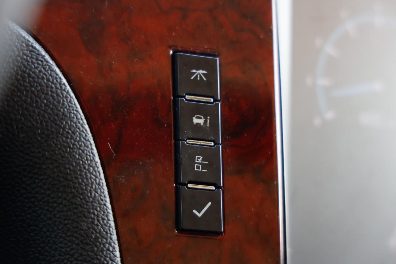 Cadillac Escalade ESV  2012