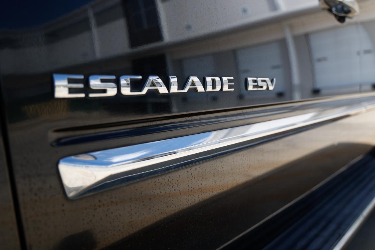 Cadillac Escalade ESV  2012