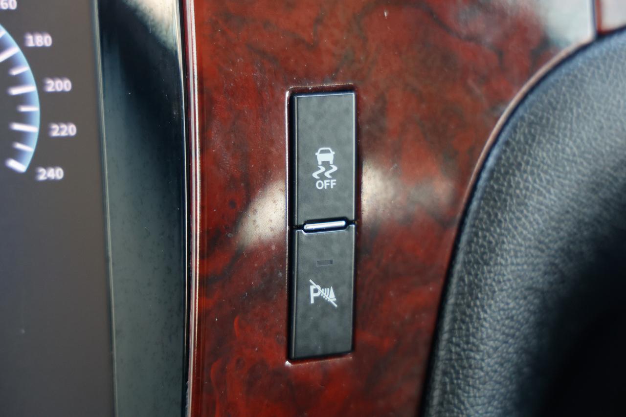 Cadillac Escalade ESV  2012